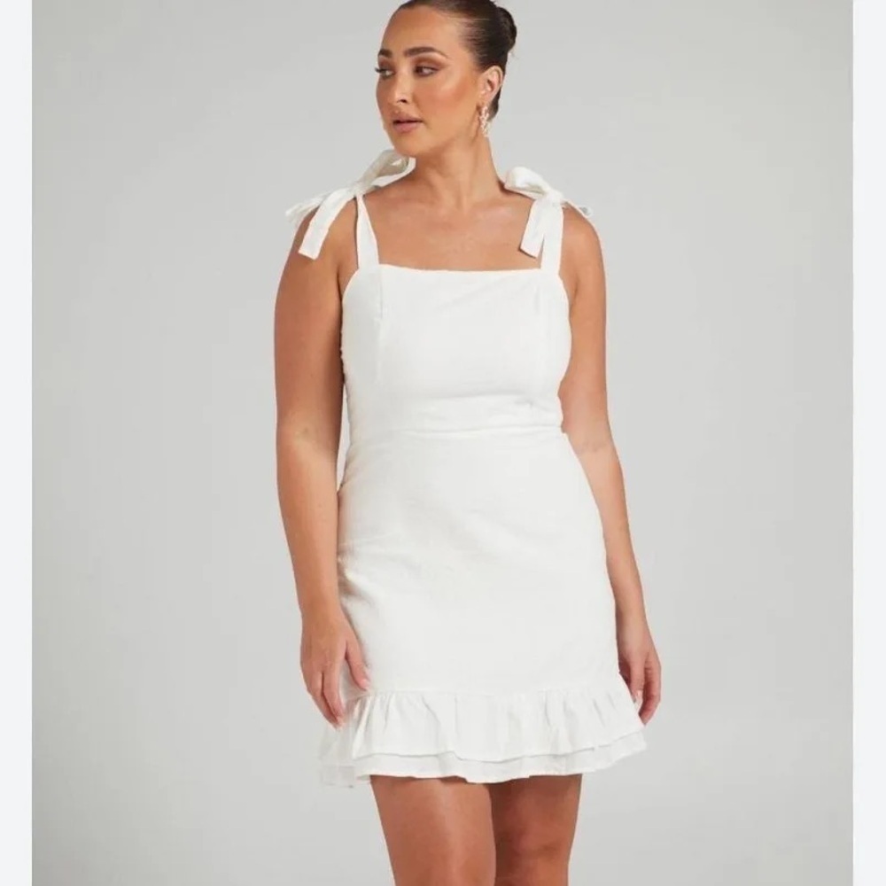 Showpo White Coastal Getaway Tie Should Ruffle Hem Mini Dress NWT Size 6